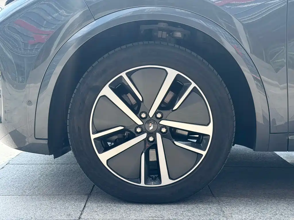 Li Auto Li L8 — миниатюра 14
