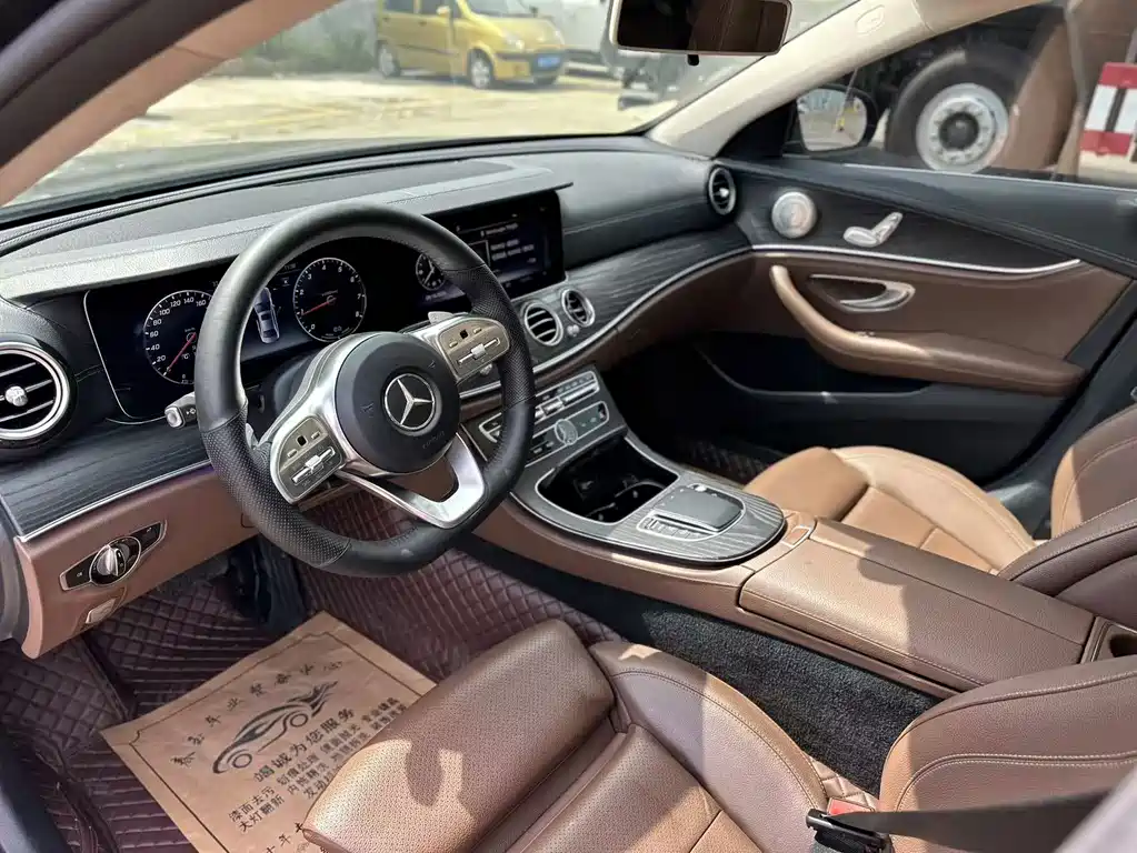 Mercedes-Benz E-Class — миниатюра 4
