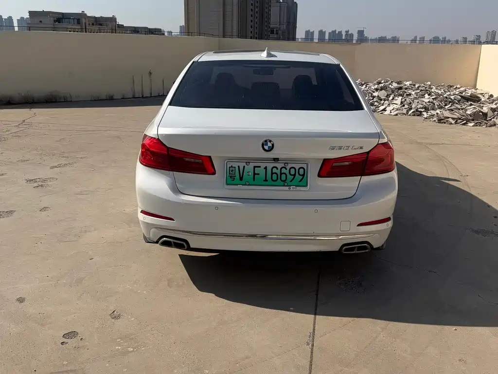 BMW 5 Series New Energy — миниатюра 4