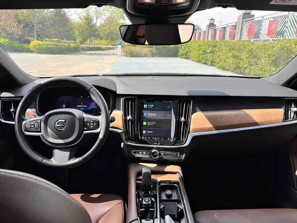 Volvo S90 — миниатюра 4