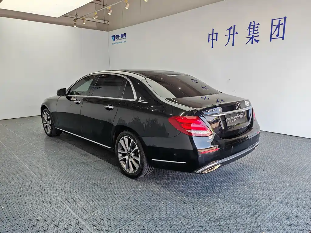 Mercedes-Benz E-Class — миниатюра 4