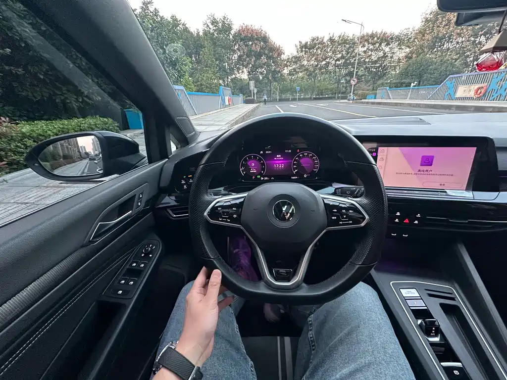 Volkswagen Golf — миниатюра 10