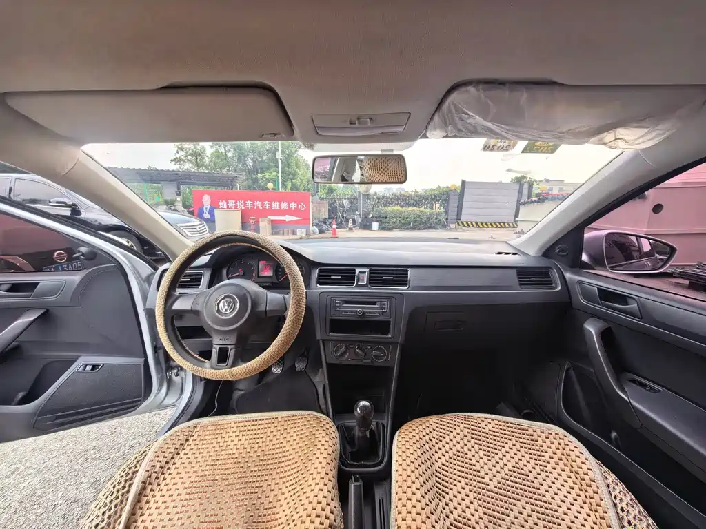 Volkswagen Santana — миниатюра 6