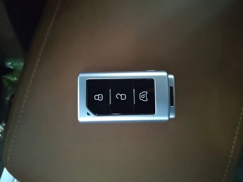 212 T01 2024 2.0T