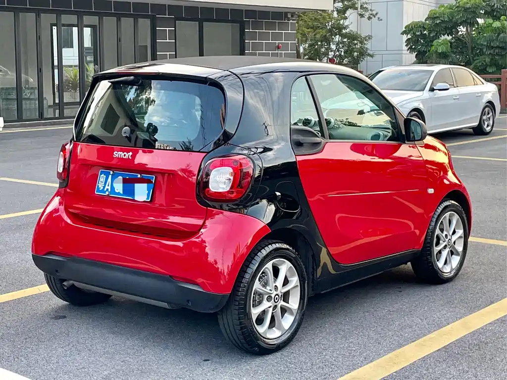 smart Smart Fortwo — миниатюра 8