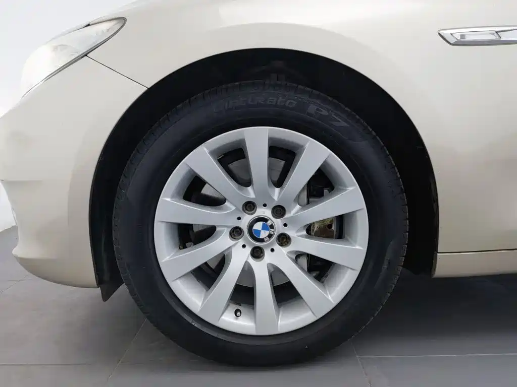 BMW 5 Series GT — миниатюра 17