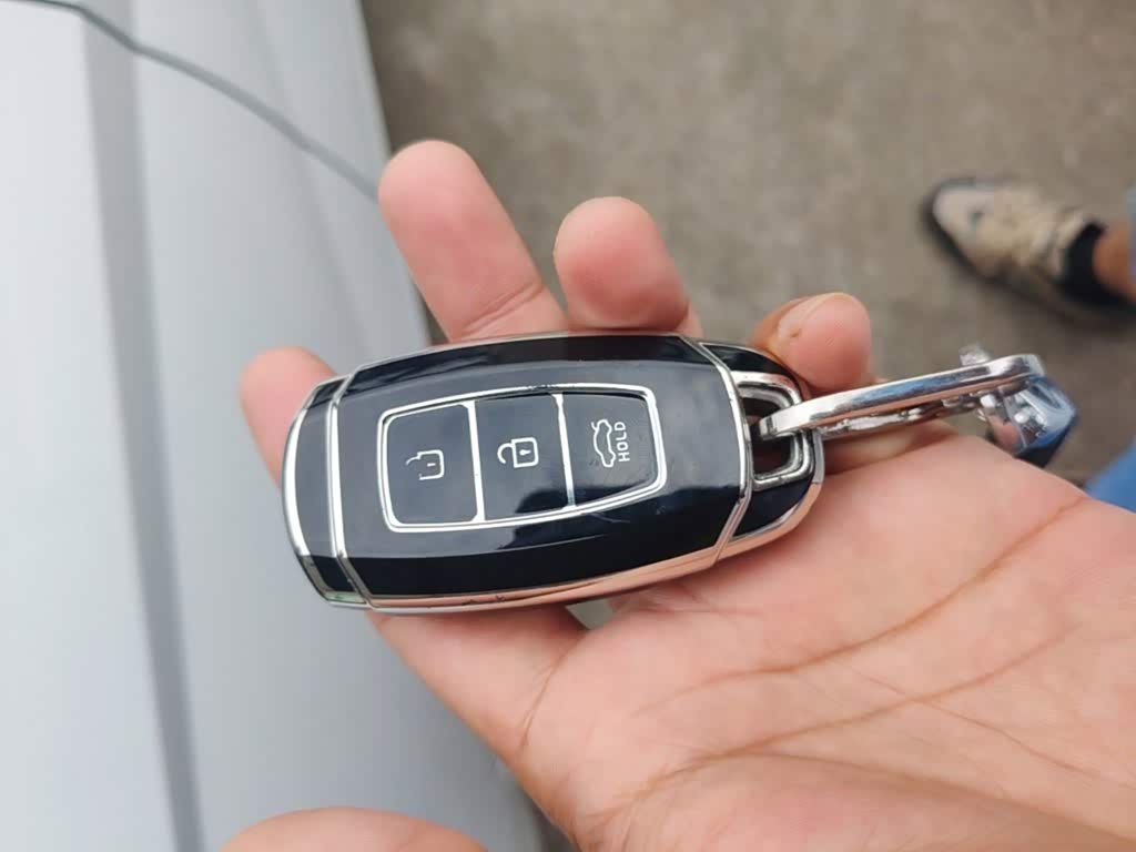 Hyundai Elantra 1.5 л 2024 г. Белый, пробег 9100 км