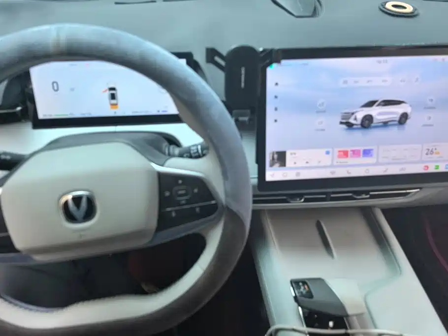 Changan UNI-Z New Energy — миниатюра 12