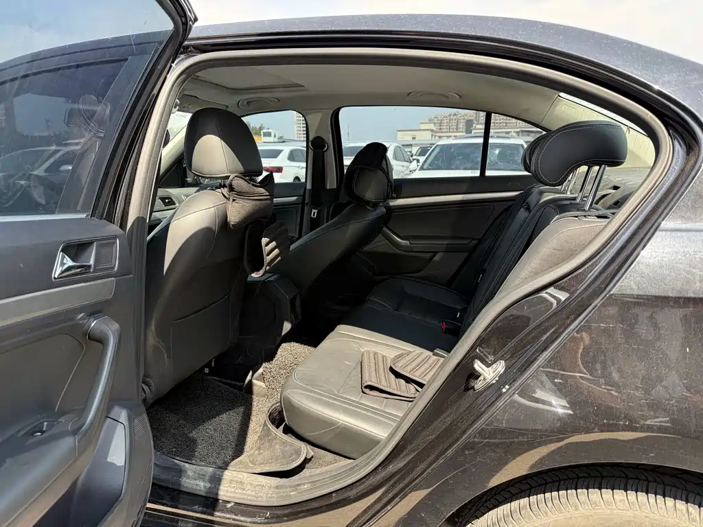 Volkswagen Lavida — миниатюра 8