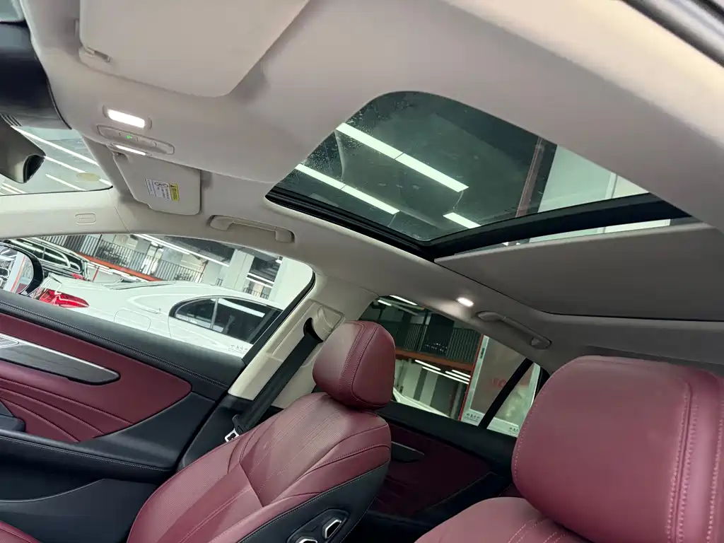 Hongqi Hongqi H5 — миниатюра 11