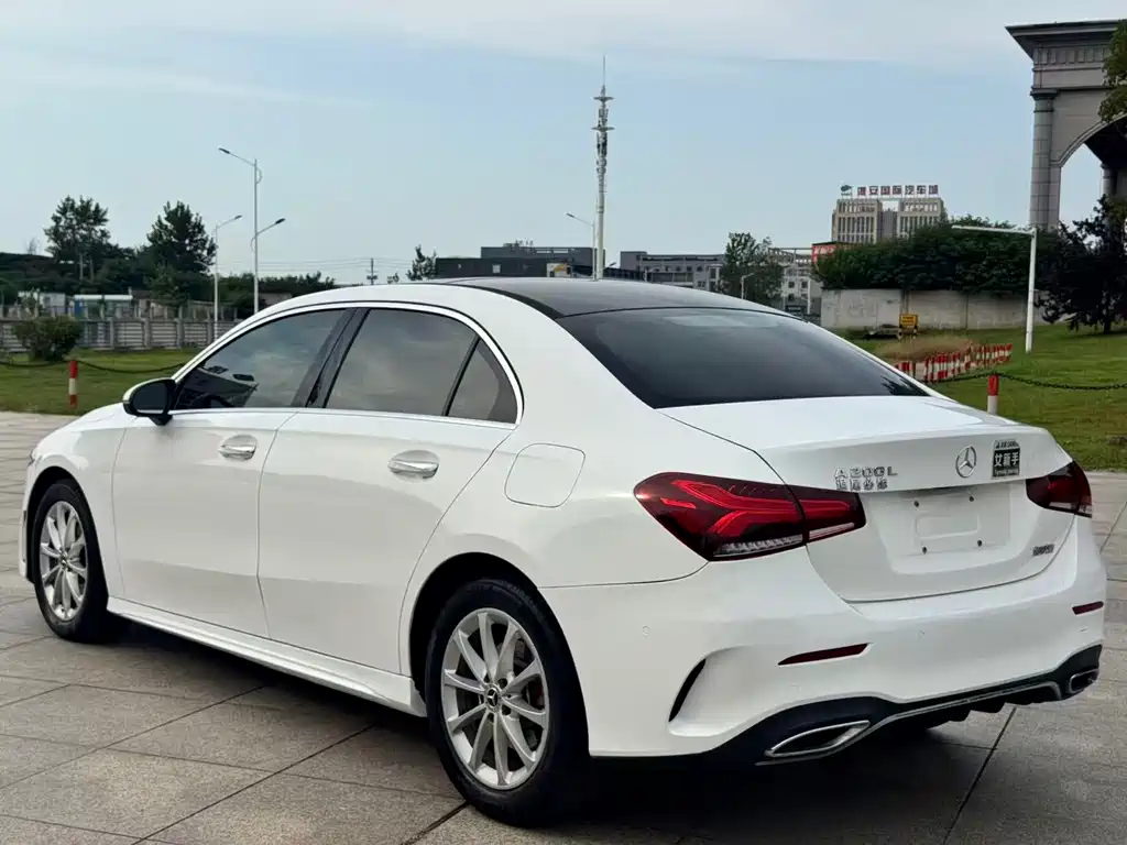Mercedes-Benz A-Class — миниатюра 9