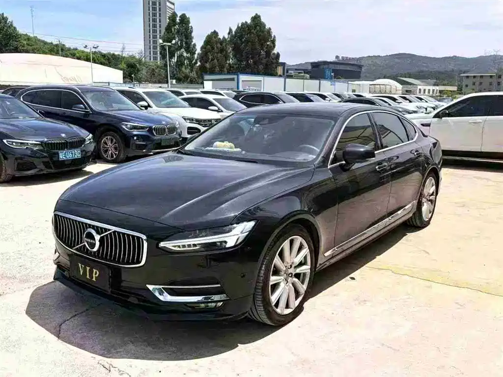 Купить Volvo S90