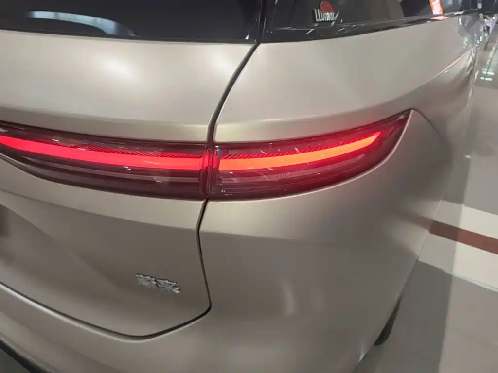 NIO ES8 — миниатюра 8