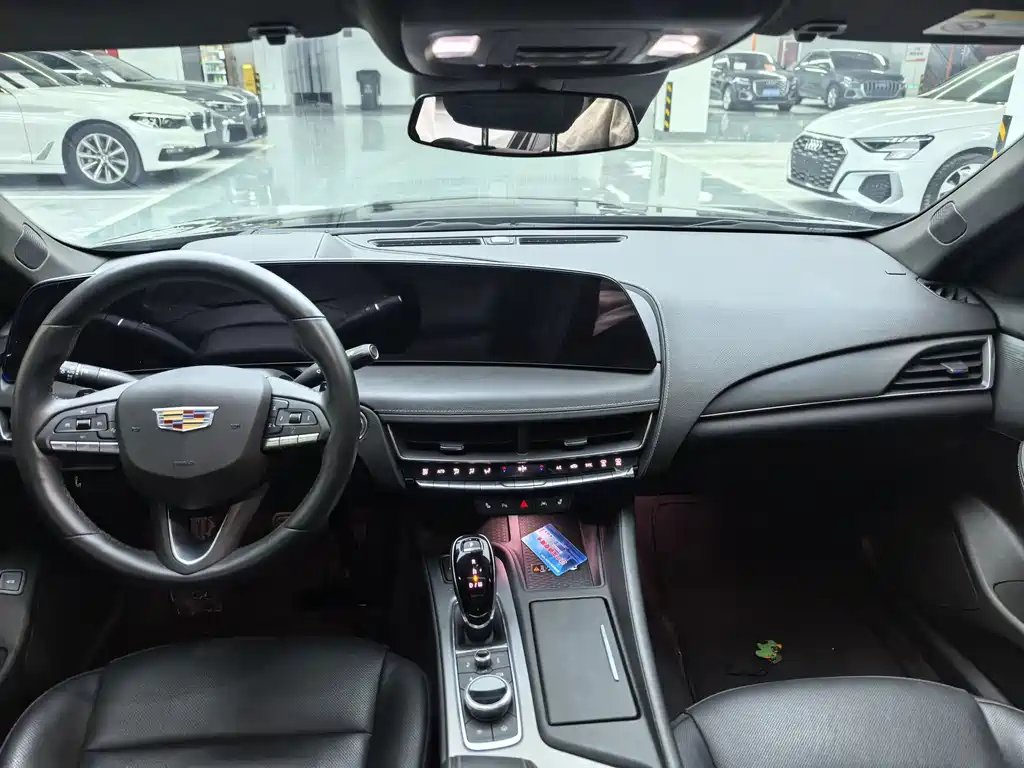 Cadillac CT5 — миниатюра 5