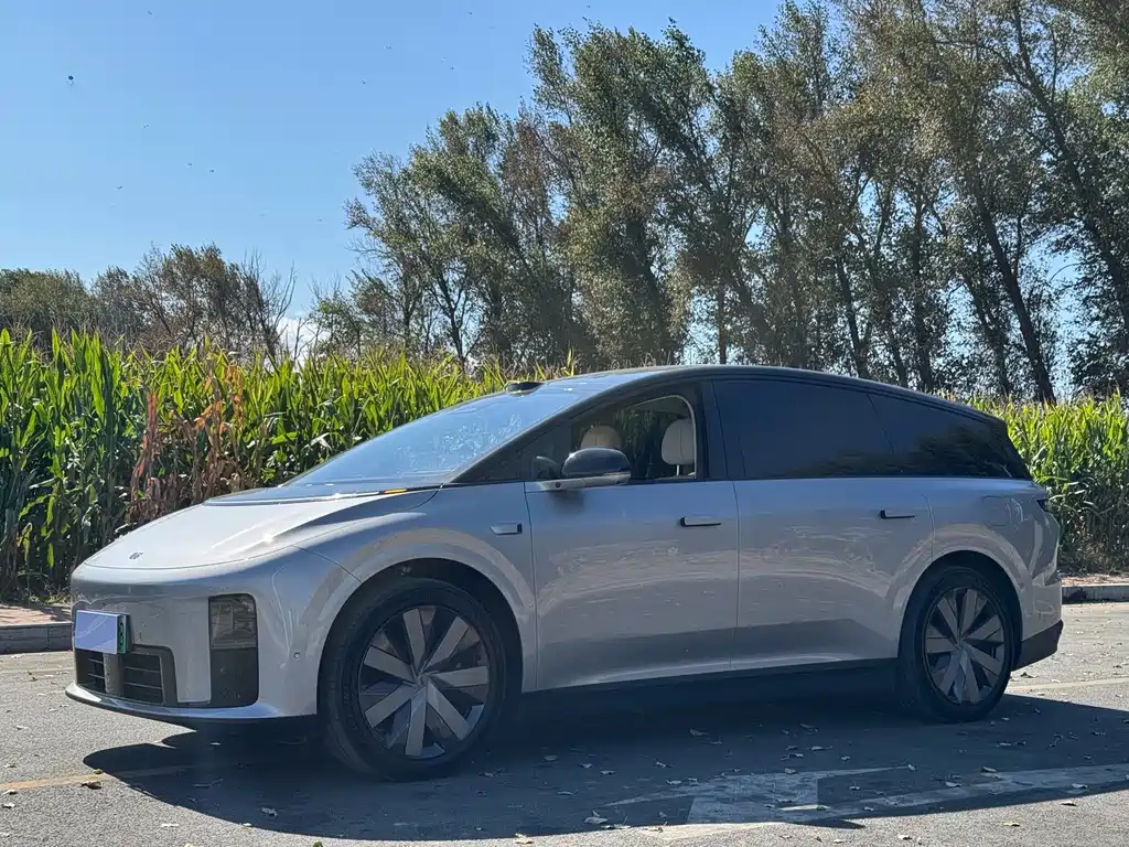 Li Auto Li i8