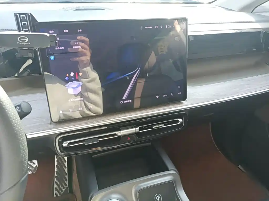GAC Motor Trumpchi E8 PHEV — миниатюра 13