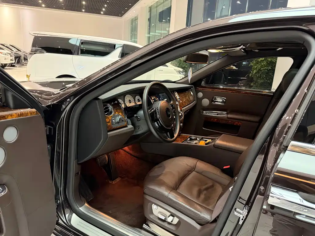 Rolls-Royce Ghost — миниатюра 7