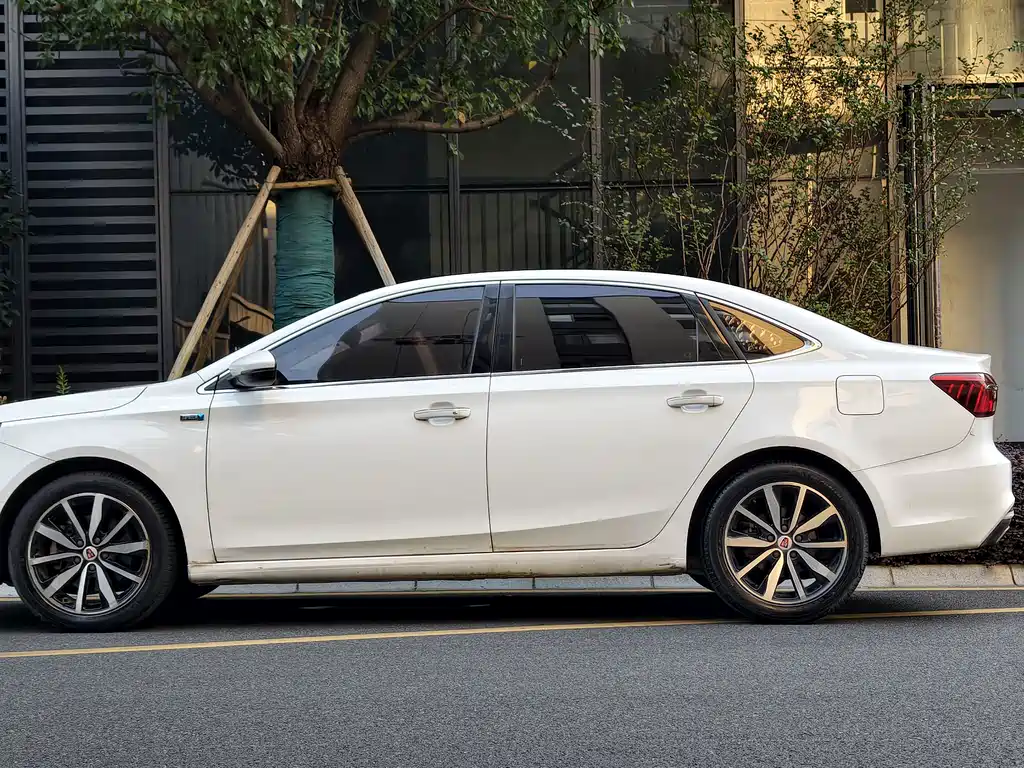 Roewe i6 Classic — миниатюра 2
