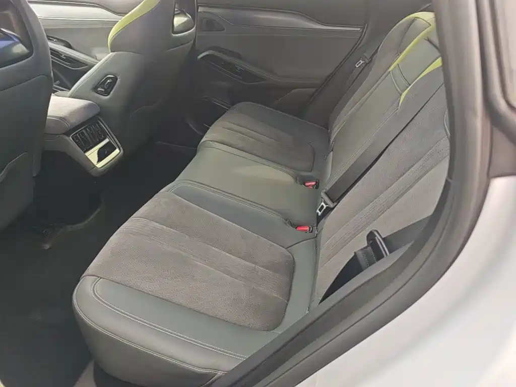 BYD L EV — миниатюра 17