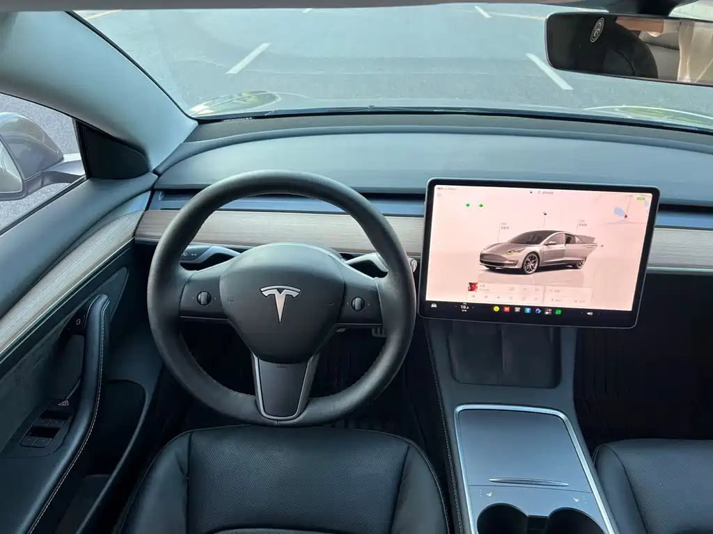 Tesla Model 3 — миниатюра 11