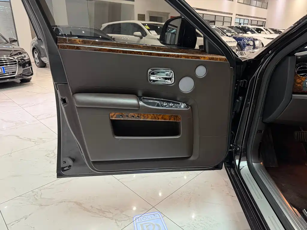 Rolls-Royce Ghost — миниатюра 6