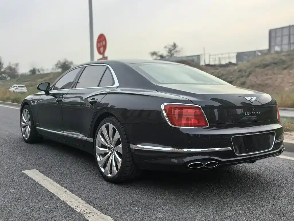 Bentley Flying Spur — миниатюра 4