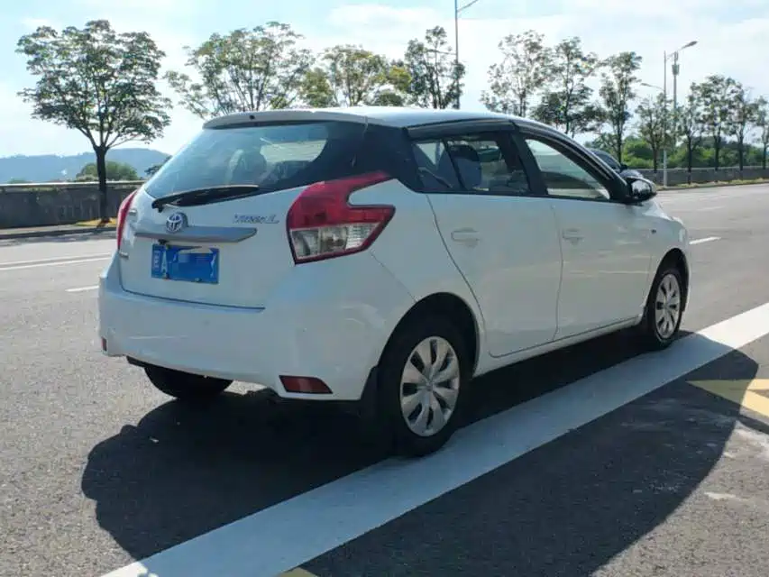 Toyota Yaris L — миниатюра 4