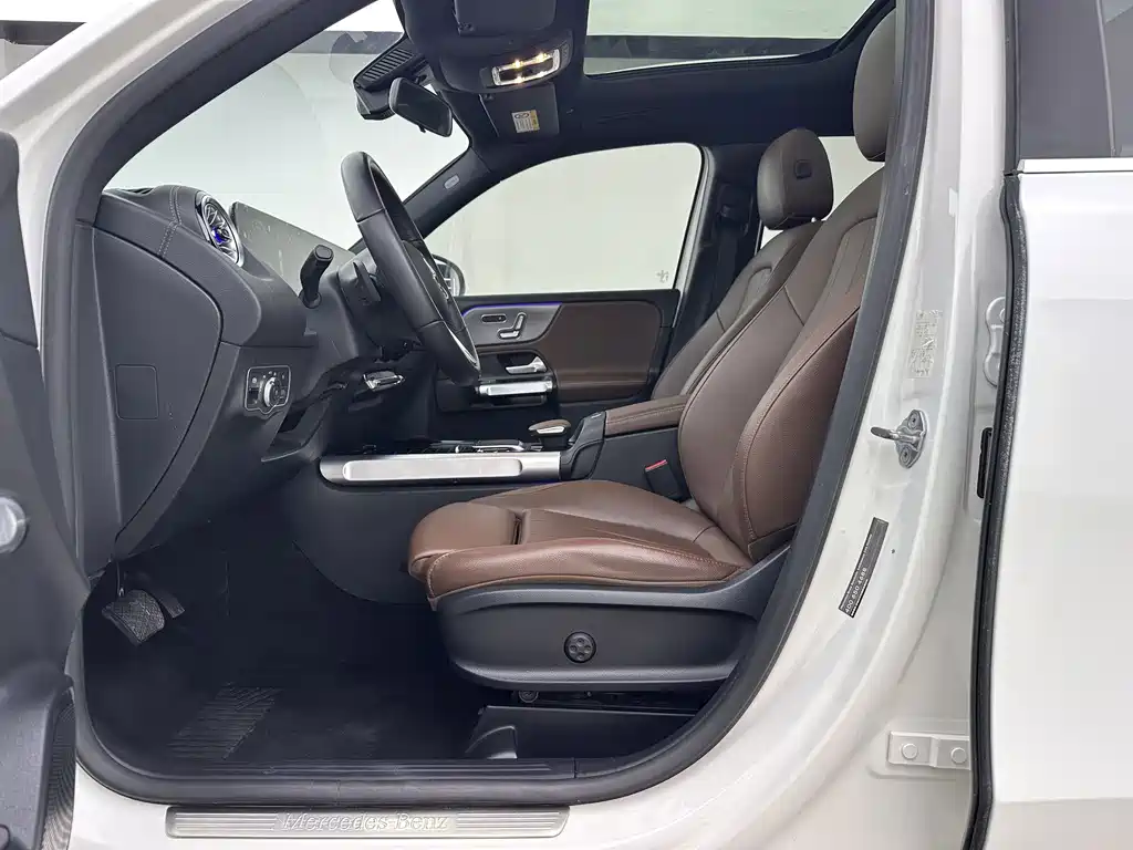 Mercedes-Benz GLB — миниатюра 17