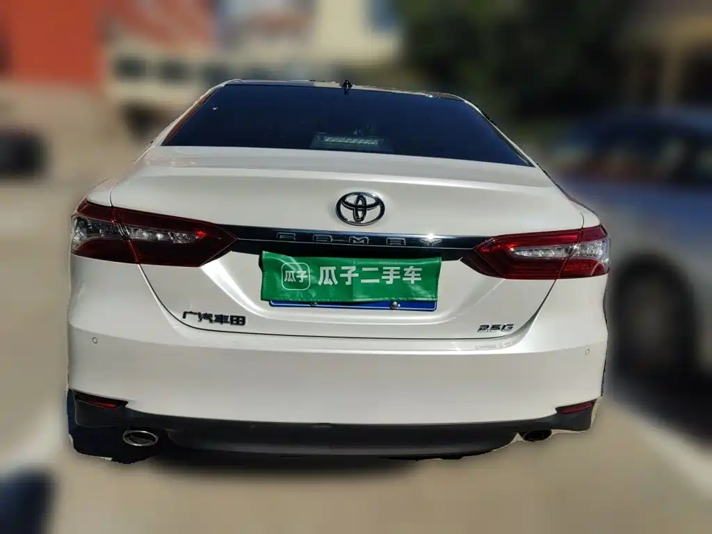 Toyota Camry — миниатюра 3