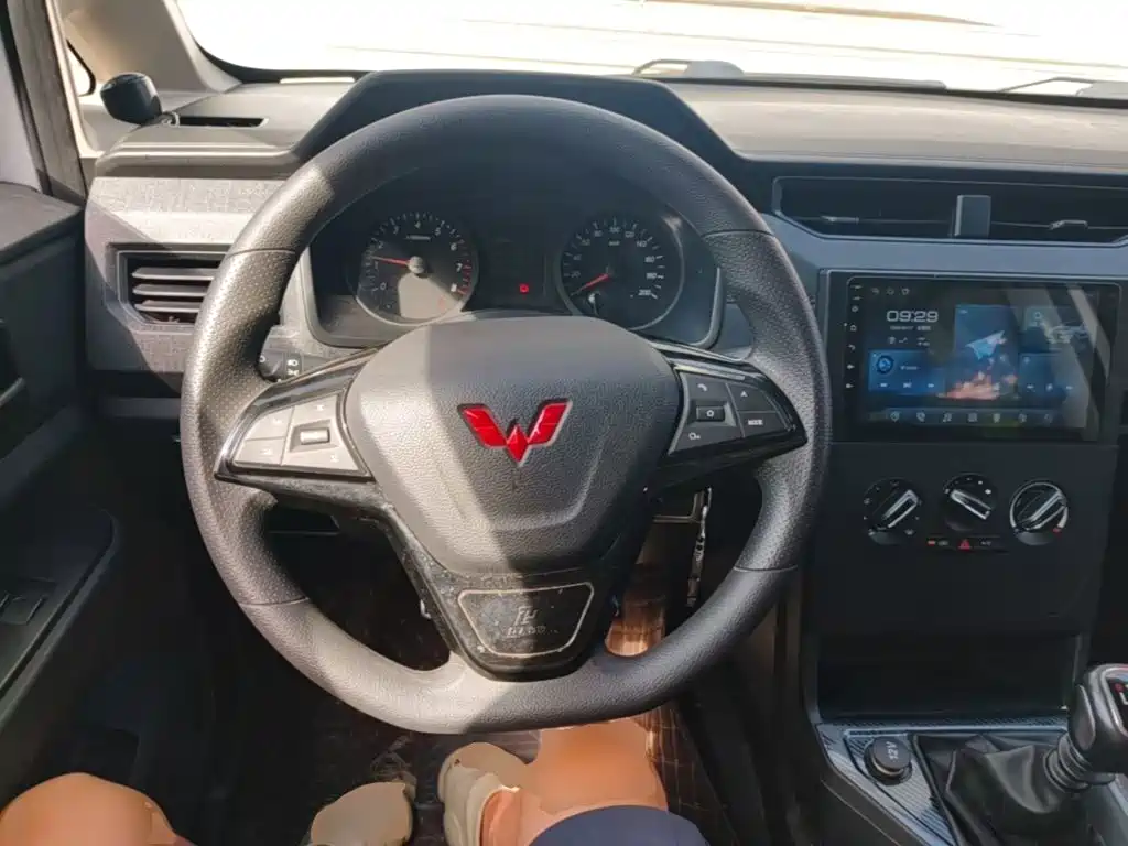 Wuling Hongguang PLUS — миниатюра 11