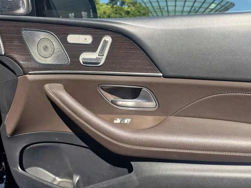 Mercedes-Benz GLE (Import) — миниатюра 16