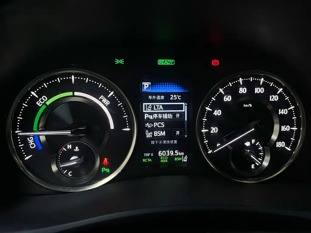 Toyota Vellfire — миниатюра 6