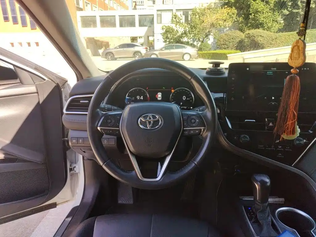Toyota Camry — миниатюра 6