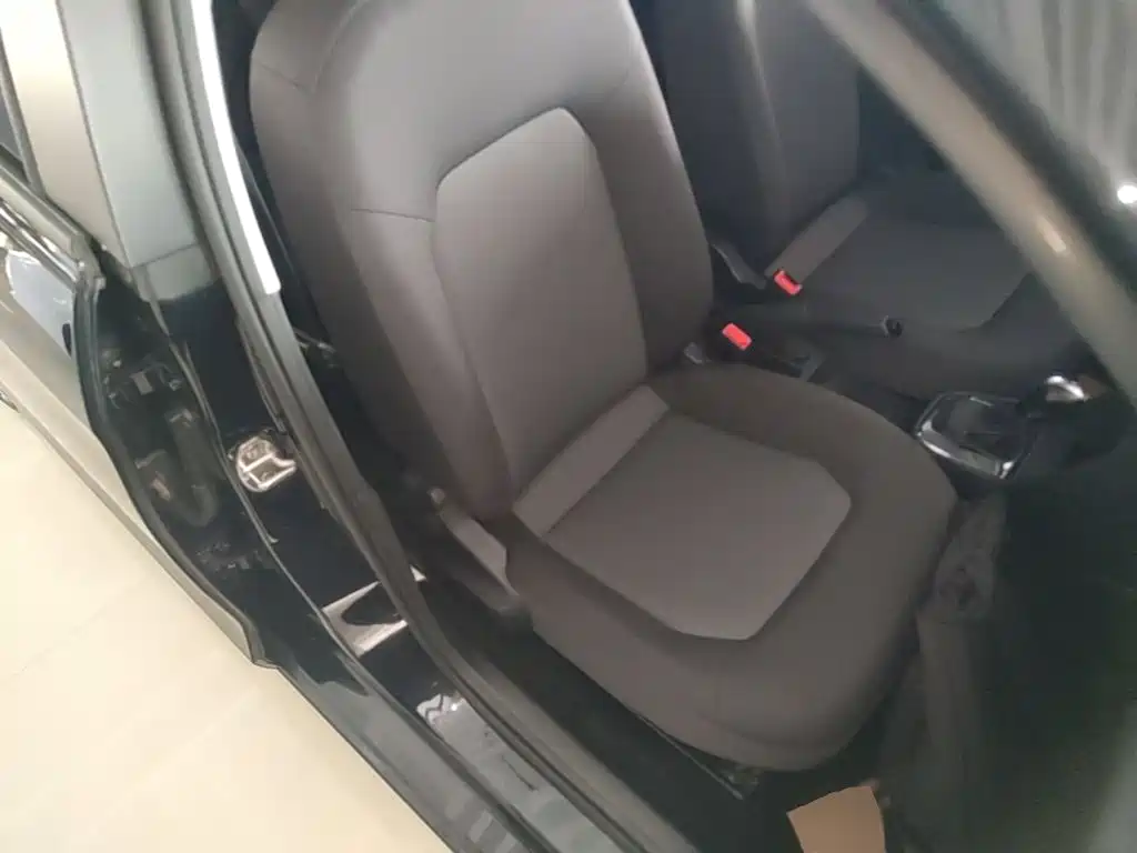 Volkswagen Jetta — миниатюра 25