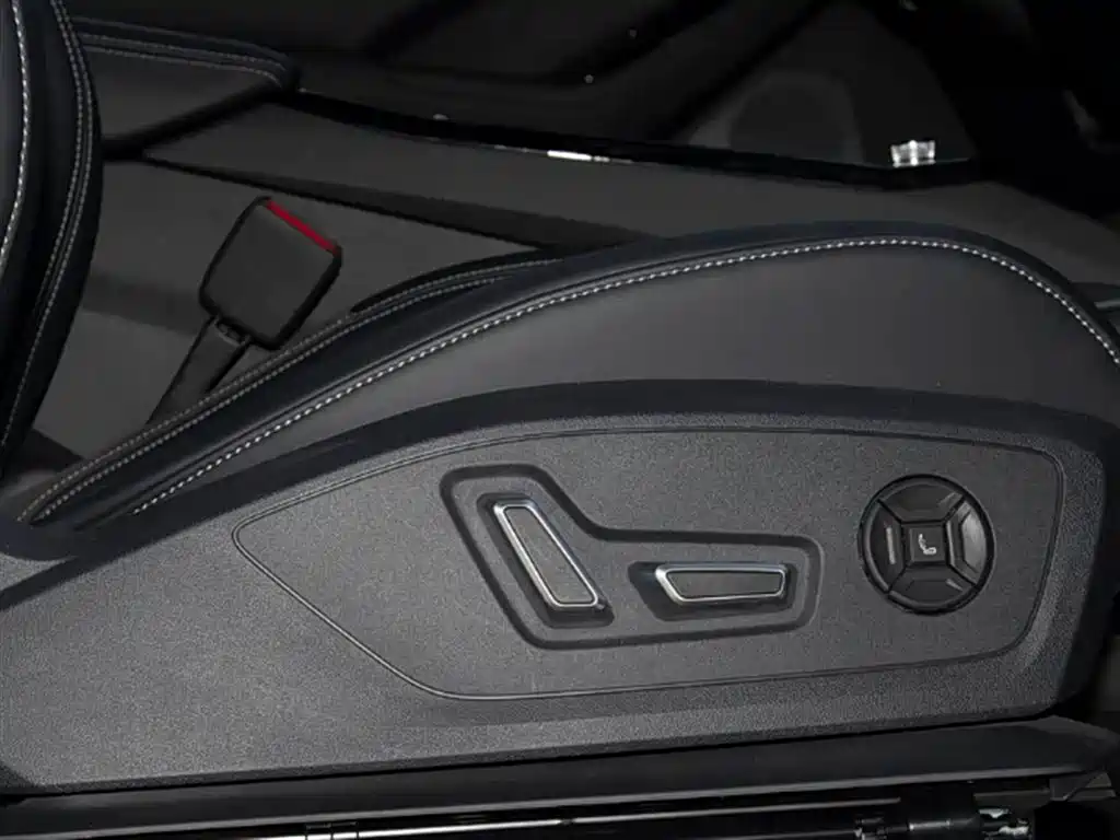 Audi Q6L e-tron — миниатюра 12