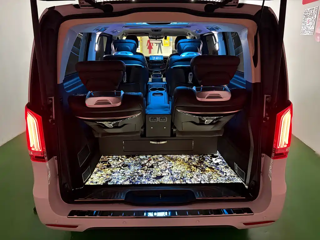 Mercedes-Benz V-Class — миниатюра 23