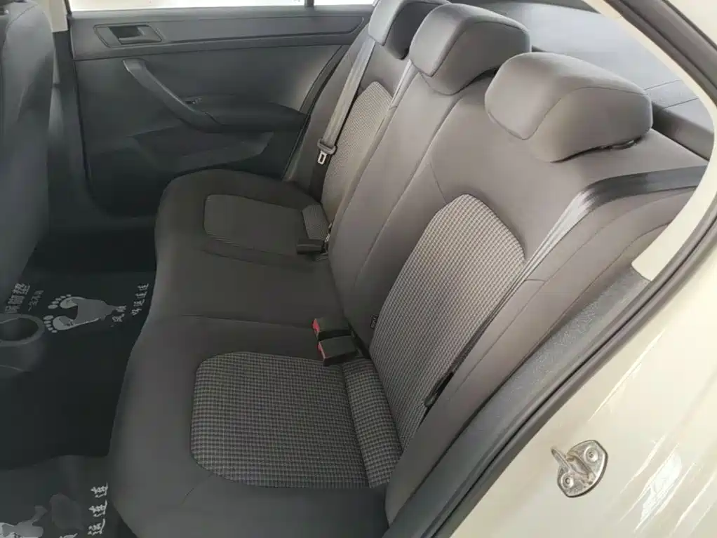 Volkswagen Santana — миниатюра 17