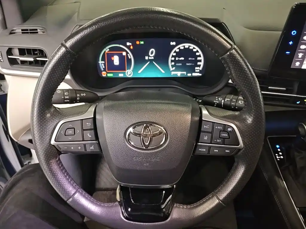 Toyota Sienna — миниатюра 11
