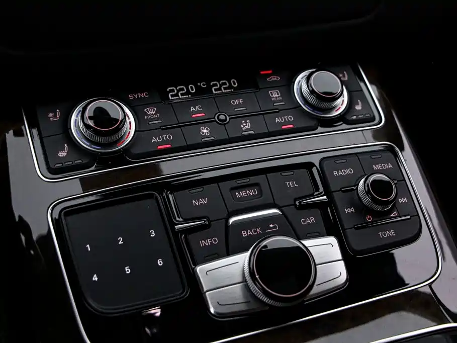 Audi A8 — миниатюра 9