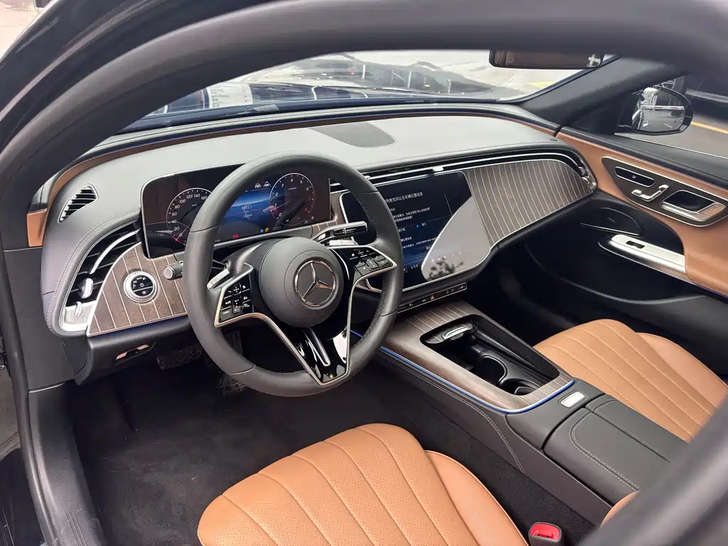 Mercedes-Benz E-Class — миниатюра 6