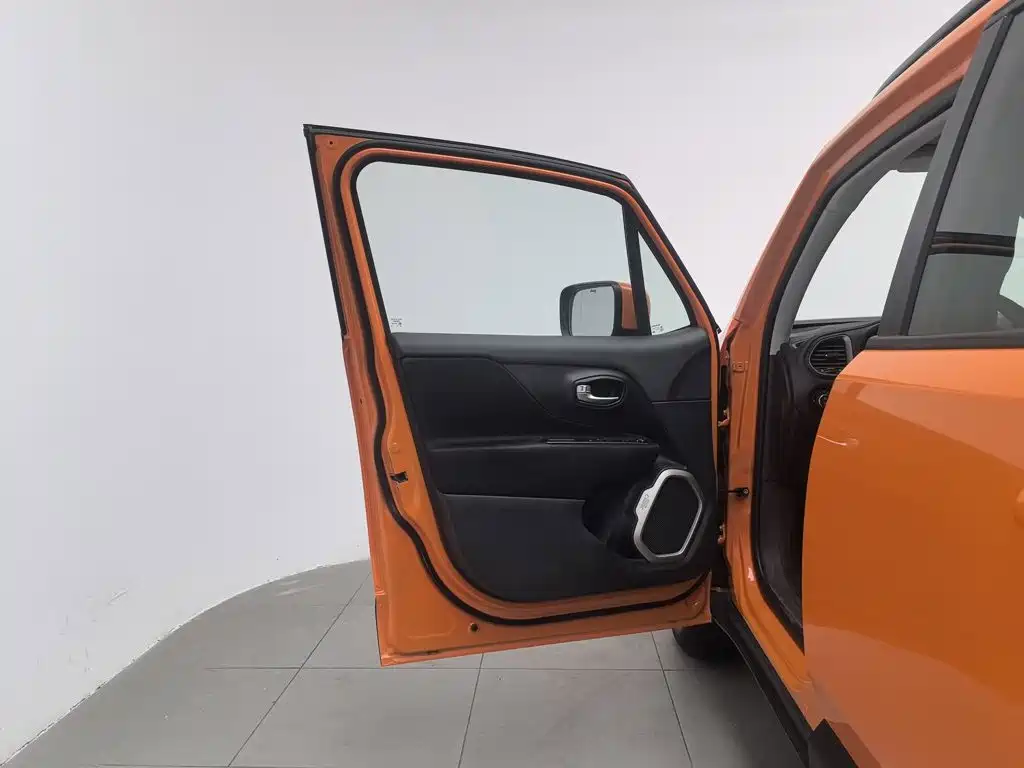 Jeep Renegade — миниатюра 8