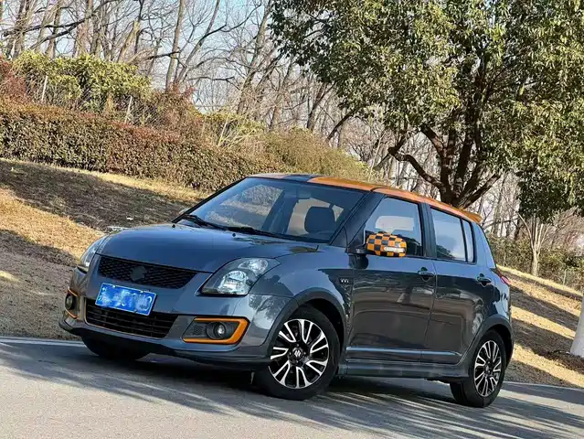 SUZUKI SWIFT