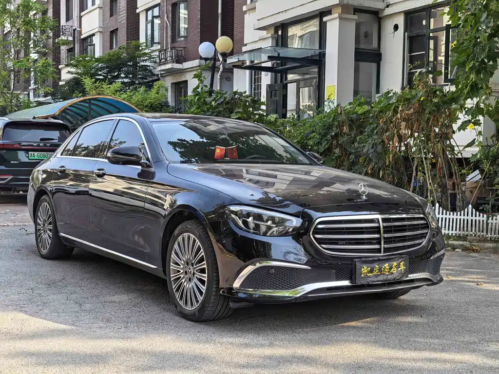 Mercedes-Benz E-Class — миниатюра 5