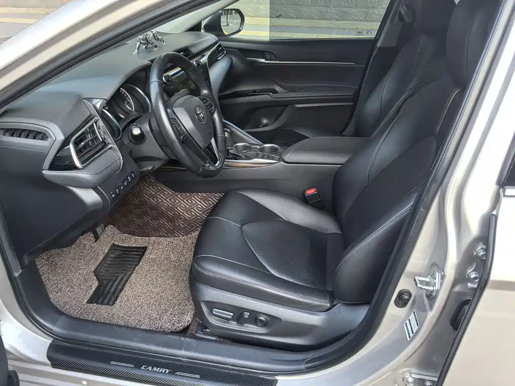 Toyota Camry — миниатюра 7