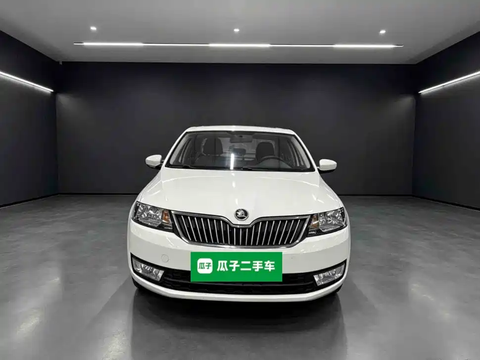 Skoda Rapid — миниатюра 3