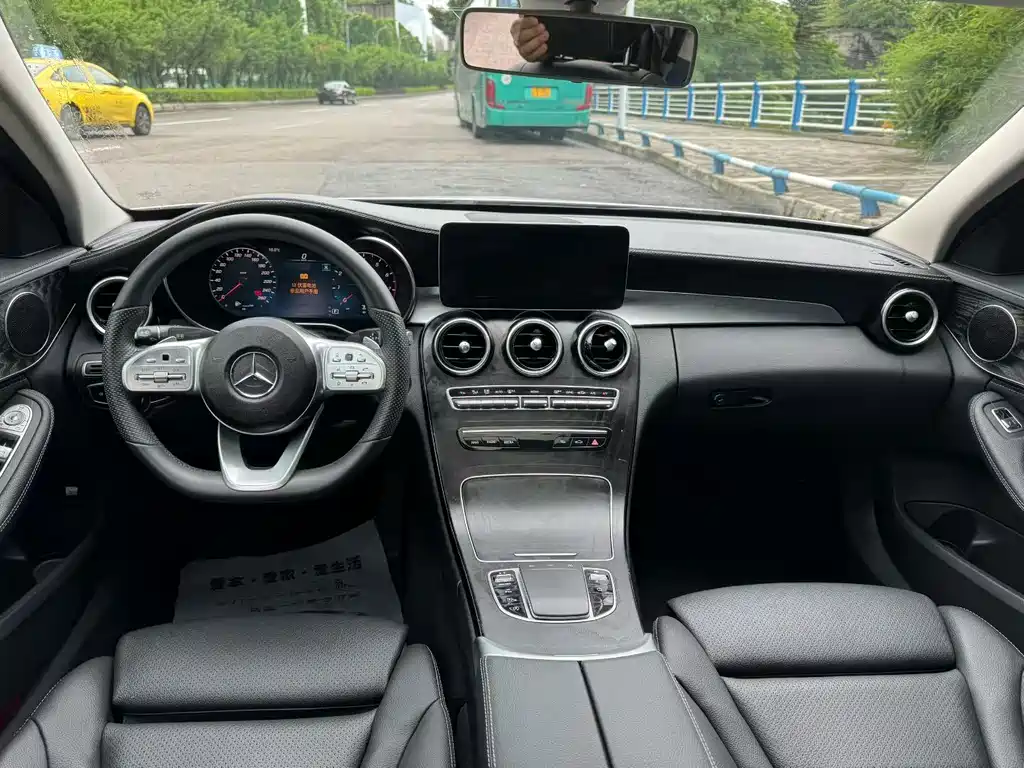 Mercedes-Benz C-Class — миниатюра 6