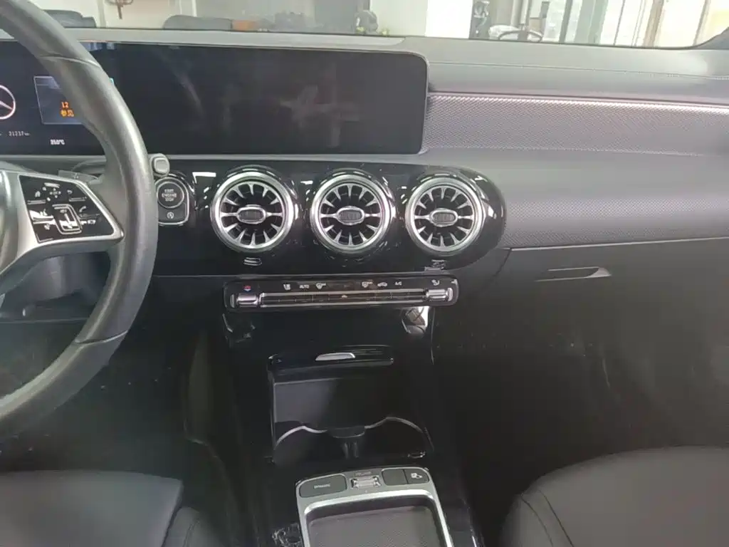 Mercedes-Benz A-Class — миниатюра 13