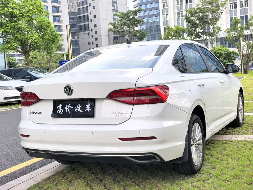 Volkswagen Lavida — миниатюра 6