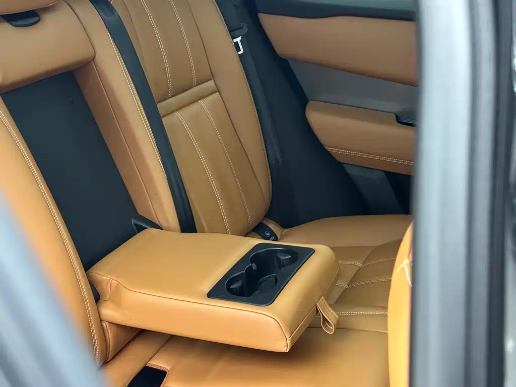 Land Rover Velar — миниатюра 17