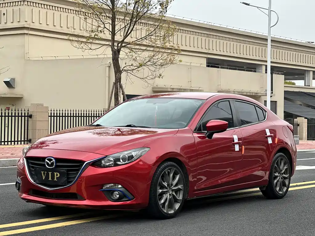 Mazda 3 Axela 2015
